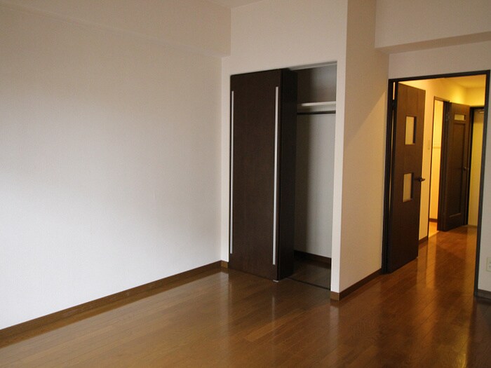 ＥＲＩＯＳ　ＣＯＵＲＴの物件内観写真