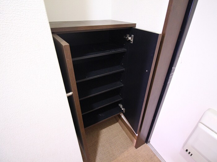 ＥＲＩＯＳ　ＣＯＵＲＴの物件内観写真