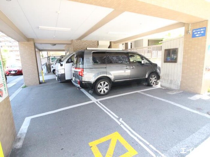 コンセルジュ．マンションの物件外観写真