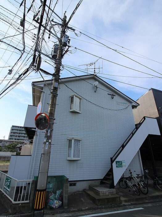 セルリアンの物件外観写真