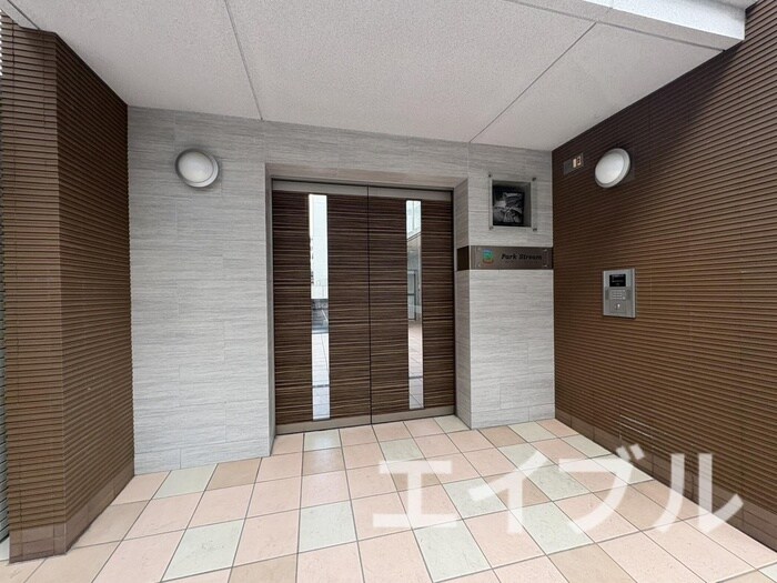 パークストリームの物件外観写真