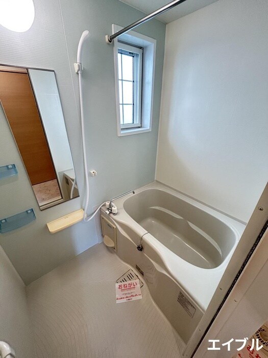 エレガンテヴィラⅡの物件内観写真