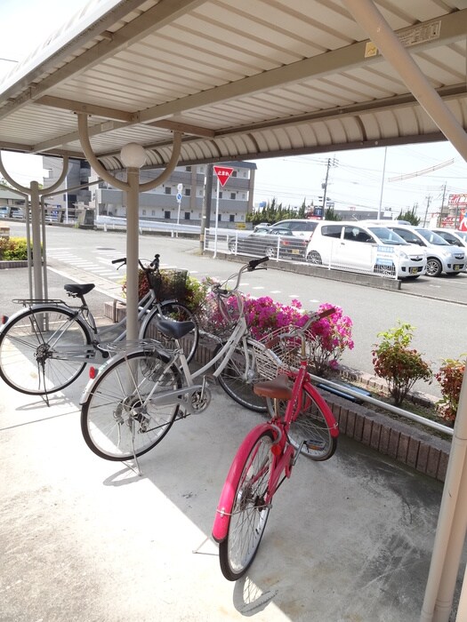 エレガンテヴィラⅡの物件外観写真