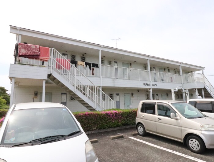 サクセスハイツの物件外観写真