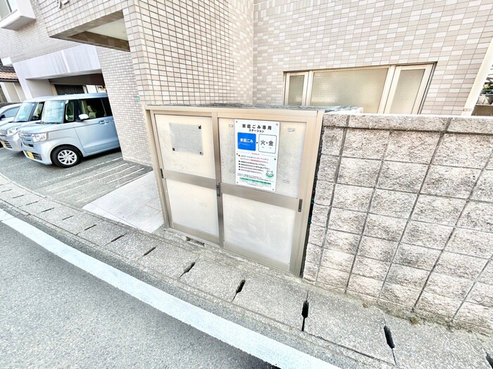 サニーハウスの物件外観写真