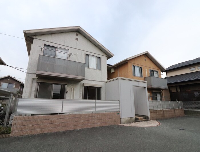 ボンシャンスAの物件外観写真