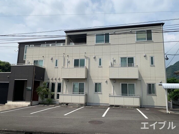 グランクラスの物件外観写真