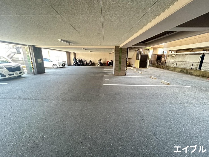 Ｅ．ＰＯＰＵＬＡＲの物件外観写真