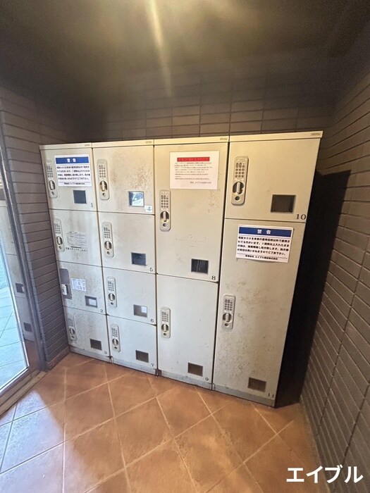 Ｅ．ＰＯＰＵＬＡＲの物件外観写真