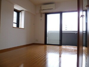 ﾋﾟｭｱﾄﾞ-ﾑ箱崎ｽﾃ-ｼｮﾝ(1001)の物件内観写真