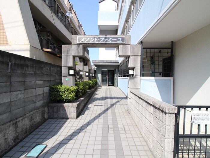 メゾン・ド・ファミーユの物件外観写真