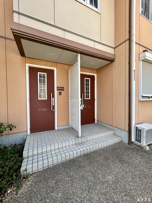 メゾン上方Ｂ棟の物件外観写真