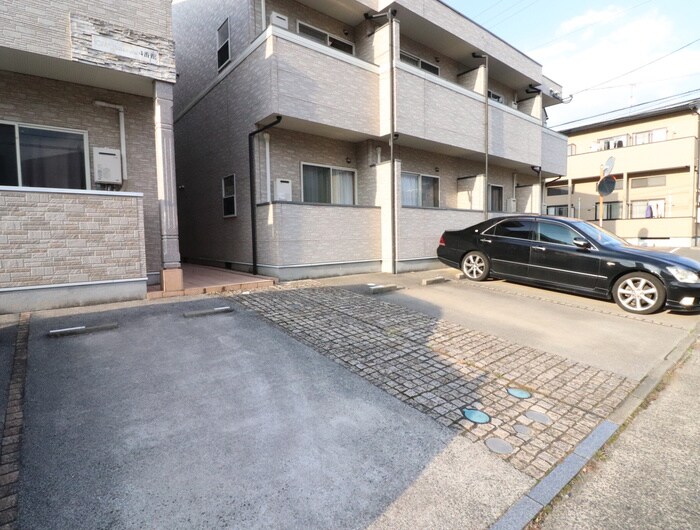 アパートメント・スクエア3番館の物件外観写真