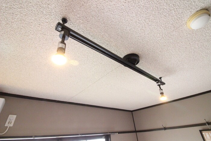 サンシャイン郡元の物件内観写真