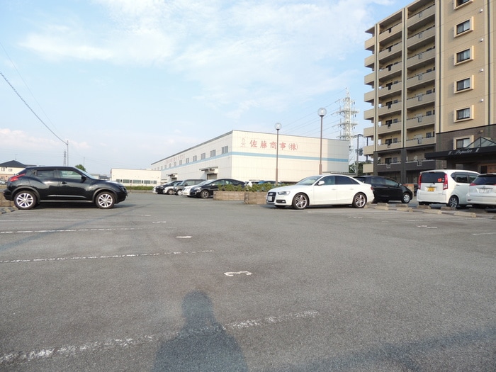 Ｅ．ＰＯＰＵＬＡＲ Ⅱの物件外観写真