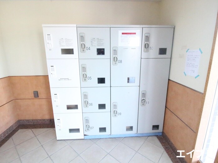 Ｅ．ＰＯＰＵＬＡＲ Ⅱの物件外観写真