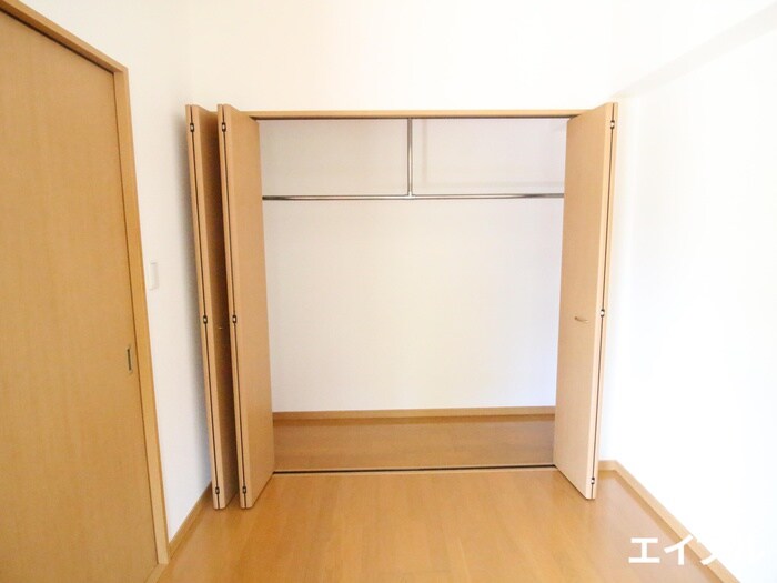 Ｅ．ＰＯＰＵＬＡＲ Ⅱの物件内観写真