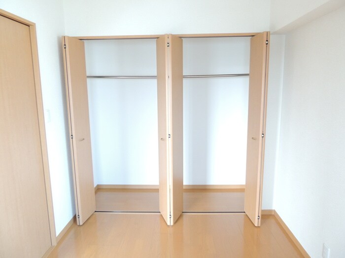 Ｅ．ＰＯＰＵＬＡＲ Ⅱの物件内観写真