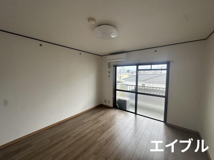 レインボー上荒田の物件内観写真