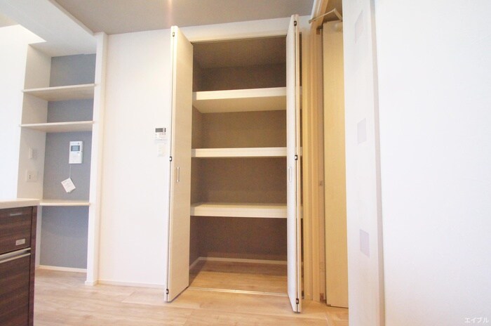 ギャラクシー空港通りの物件内観写真