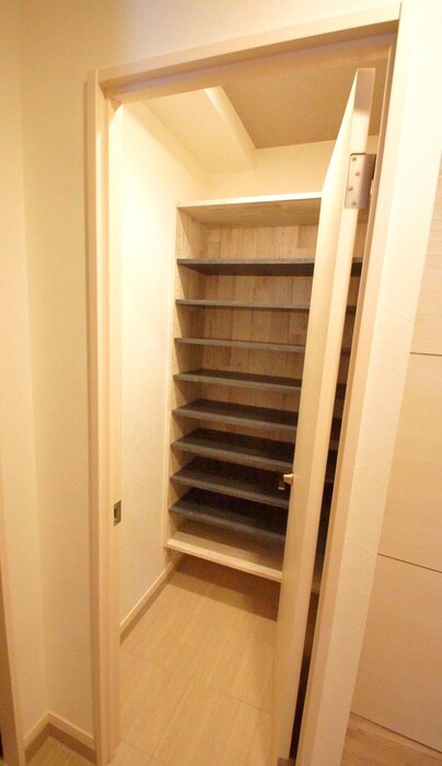 ギャラクシー空港通りの物件内観写真