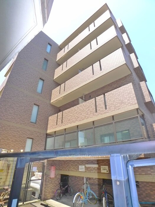 ア・ミューズ鴨池の物件外観写真