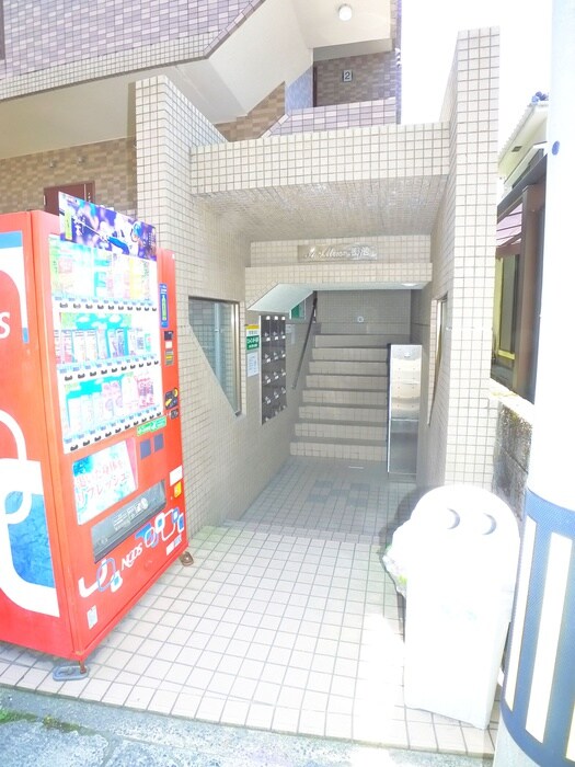 ア・ミューズ鴨池の物件外観写真