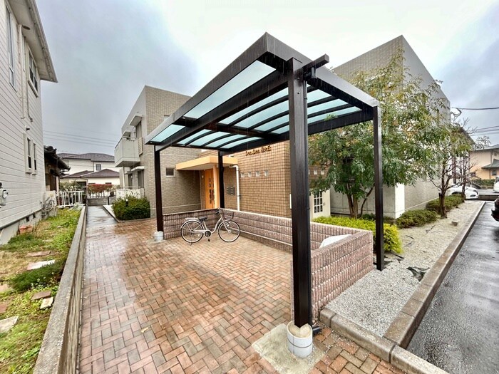 Den．Den星ヶ丘の物件外観写真