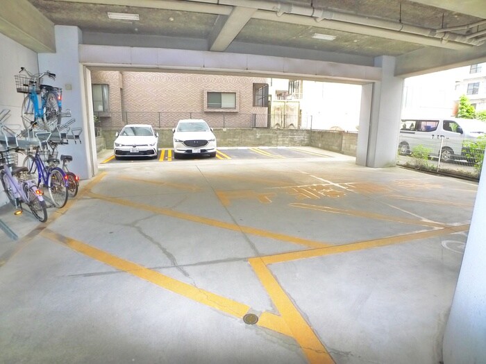 カラーズの物件外観写真