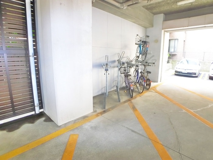 カラーズの物件外観写真