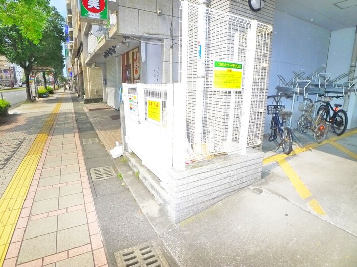 カラーズの物件外観写真