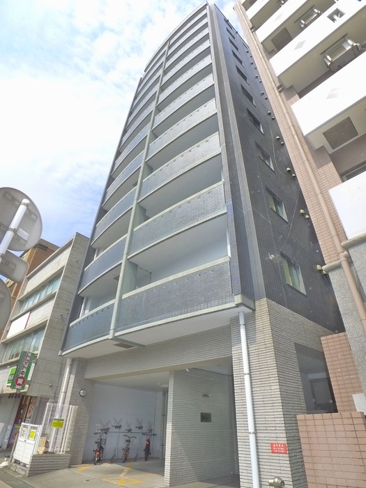 カラーズの物件外観写真