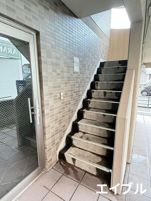 真砂山元マンションの物件外観写真