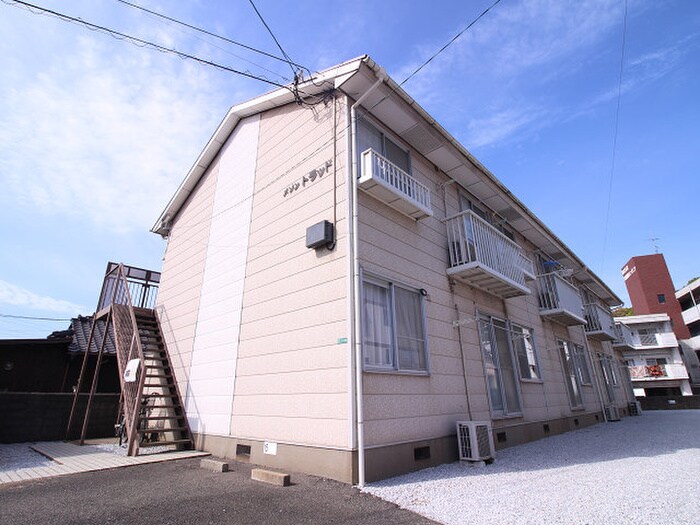 メゾントラッドの物件外観写真