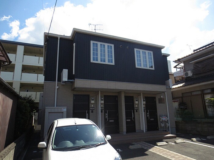 ウェルシーＡ棟の物件外観写真