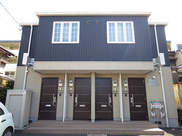 ウェルシーＡ棟の物件外観写真