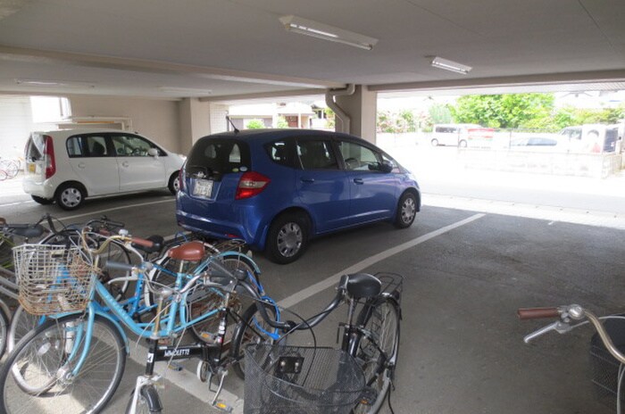 ロ－ゼンハイムの物件外観写真