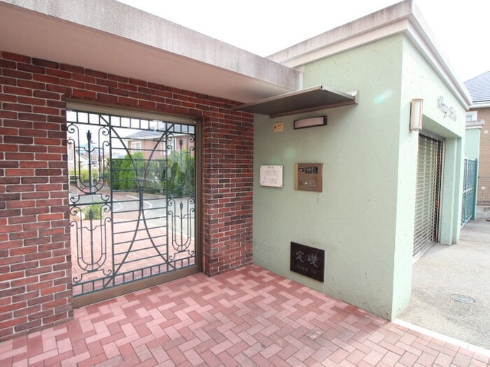 ウイングヒルズ参番館の物件外観写真