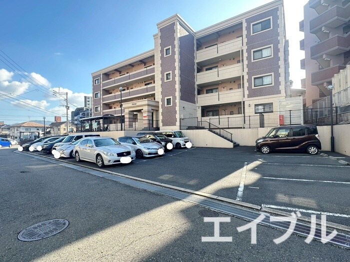 高峰ポロニアの物件外観写真