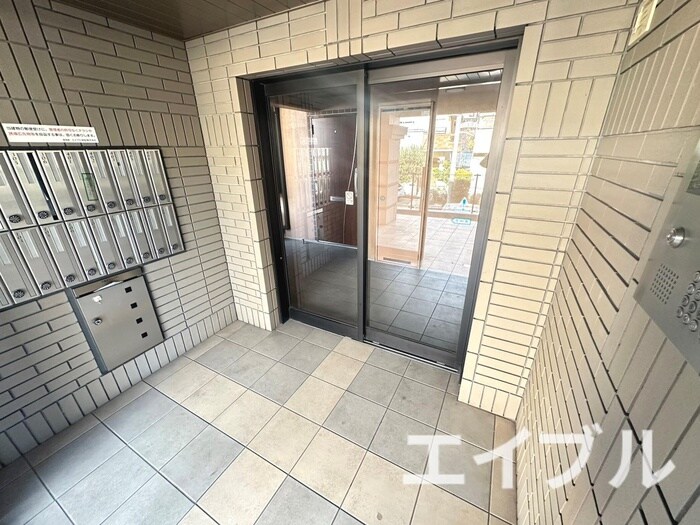 高峰ポロニアの物件外観写真