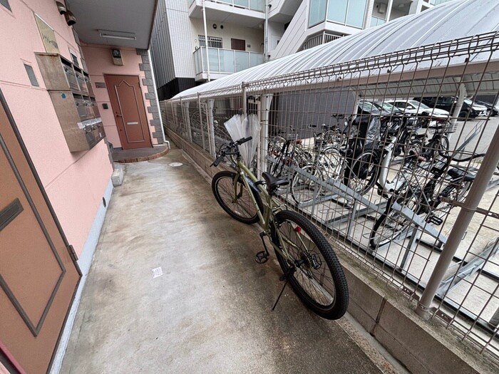 シャトレーヌ諸岡の物件外観写真