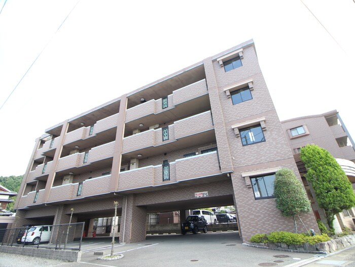 レグルス空港南の物件外観写真