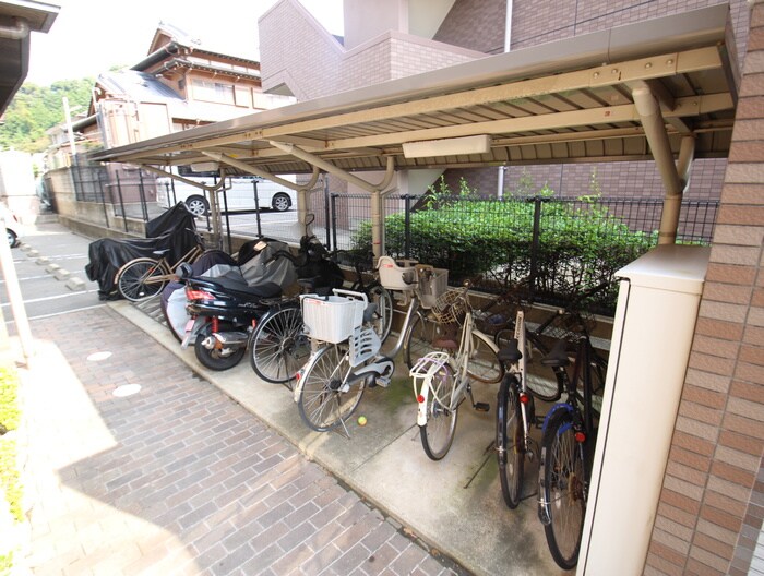 レグルス空港南の物件外観写真