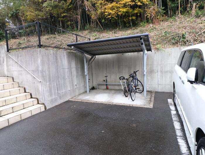 ノイ・ヴァルトB棟の物件外観写真