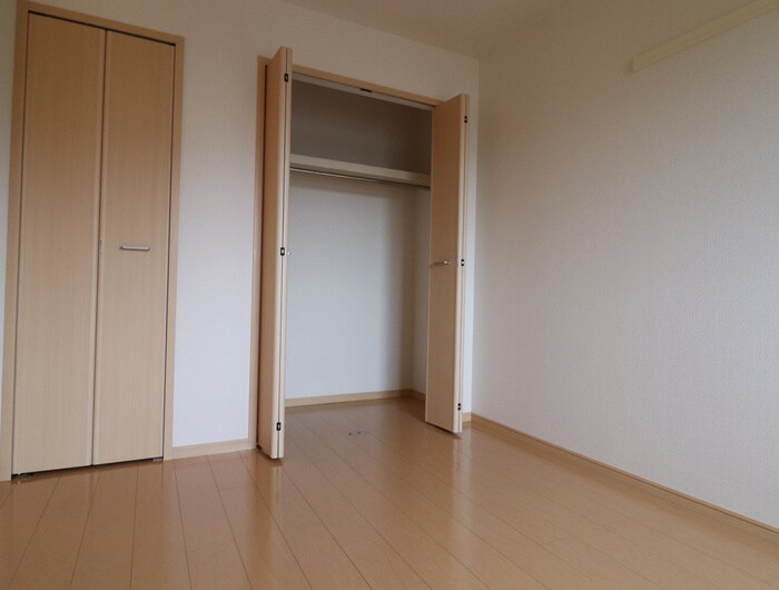 ノイ・ヴァルトB棟の物件内観写真