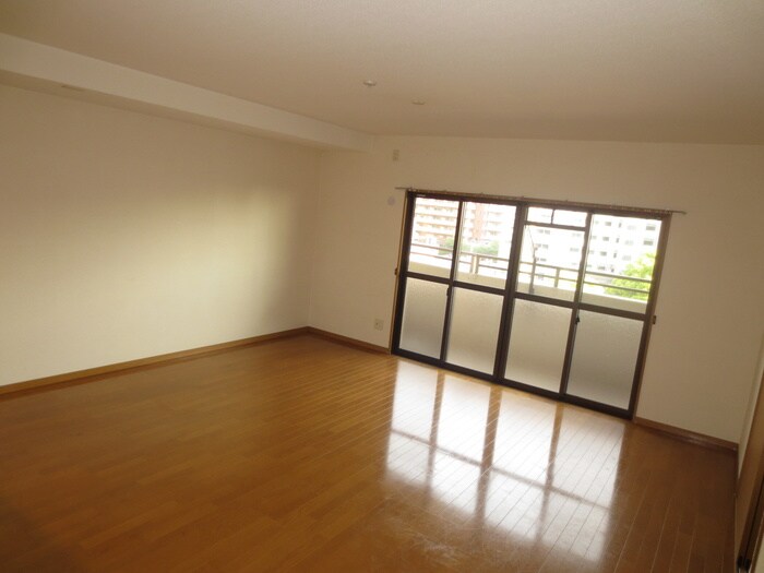 ガーデンパレス八尋の物件内観写真