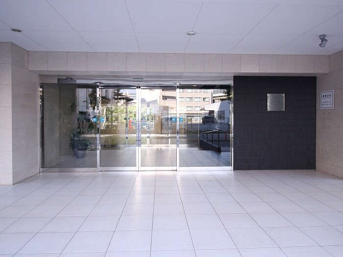 シャトレ大手町Ｓ棟の物件外観写真