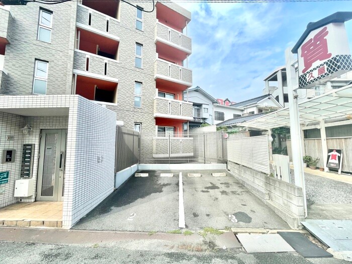 メゾン エパヌイの物件外観写真