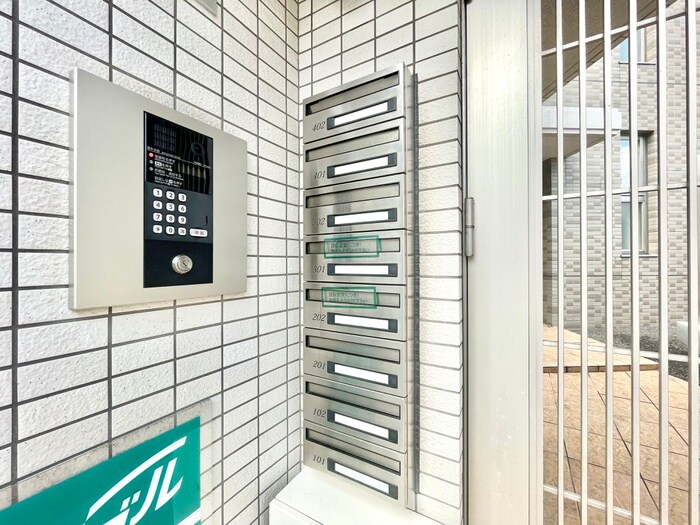 メゾン エパヌイの物件外観写真