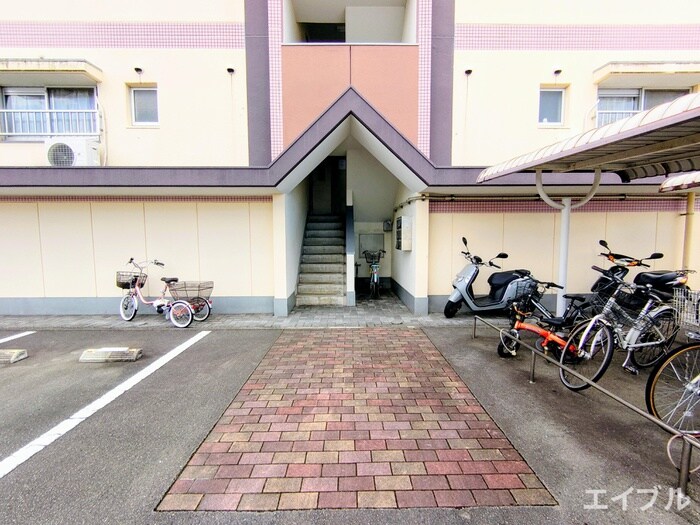 サンヒルズ春日の物件外観写真